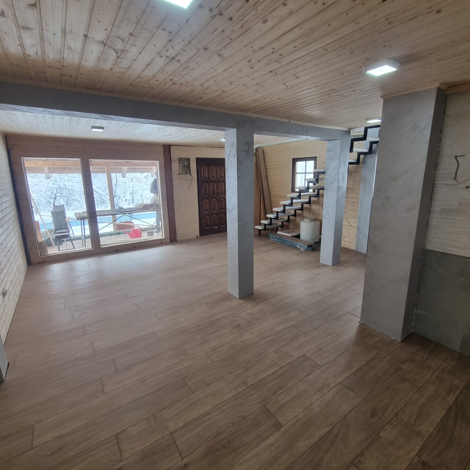 Zlatibor, drvena kuca sa bazenom na prodaju 96 m2 na placu od 5,5 ari
