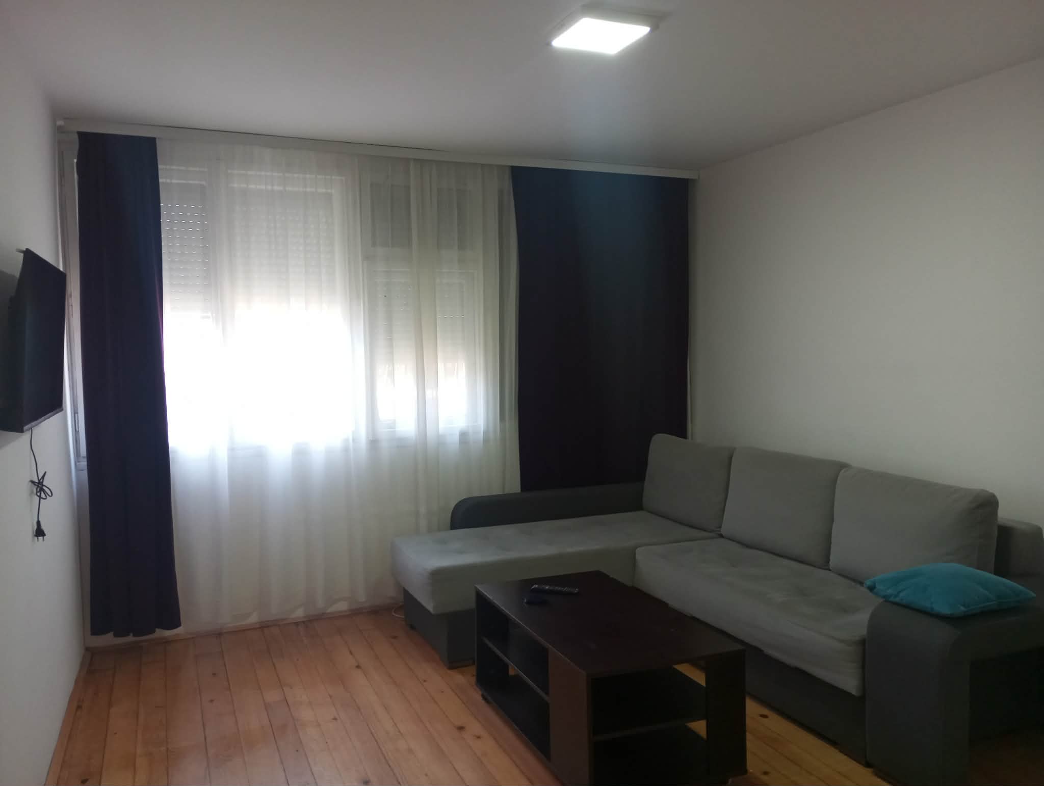 Izdajem stan u strogom centru grada