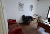 Izdaje se poslovni prostor, lokal u Karadjordjevoj ulici
