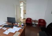 Izdaje se poslovni prostor, lokal u Karadjordjevoj ulici