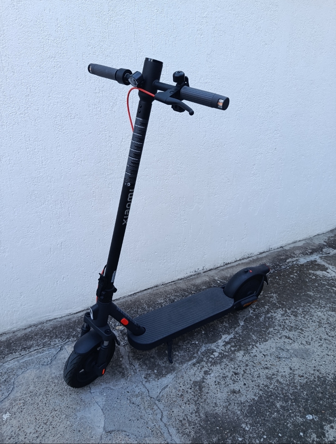Elektricni trotinet – nov