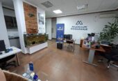 Izdaje se poslovni prostor, lokal u Karadjordjevoj ulici