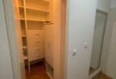 Izdajem namešten jednosoban stan, 40 m2 na Banovom Brdu, ulica Blagoja Parovića 10/A.